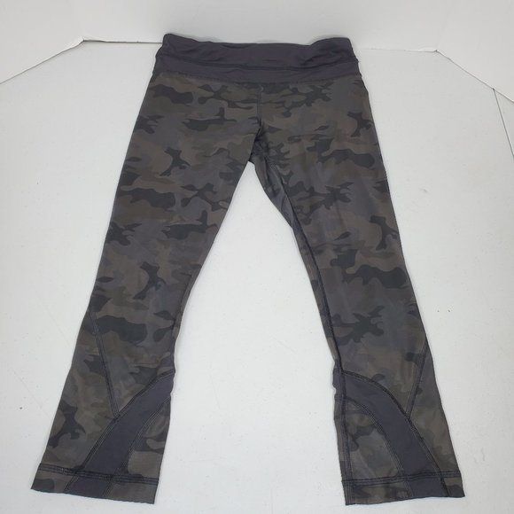 Lululemon Incognito Camo Multi Color Cropped Tight Legging Nulux SIZE 4. - Picture 1 of 15